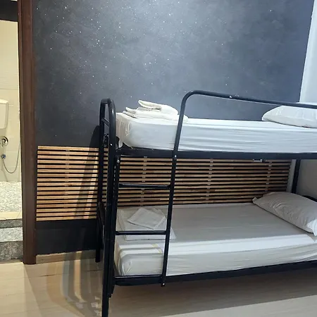 בית הארחה Cialdini 13 2*