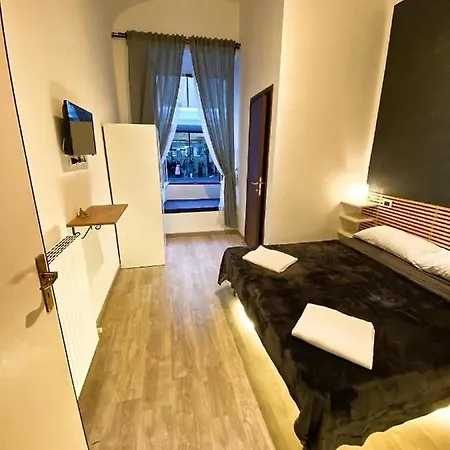 Cialdini 13 Guest house *