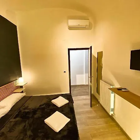 Cialdini 13 Guest house