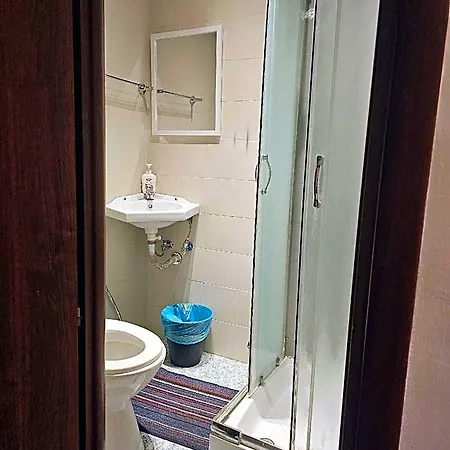 Cialdini 13 Guest house