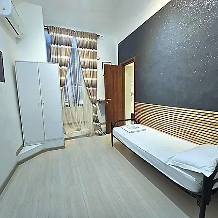 Casa de hóspedes Cialdini 13 2*