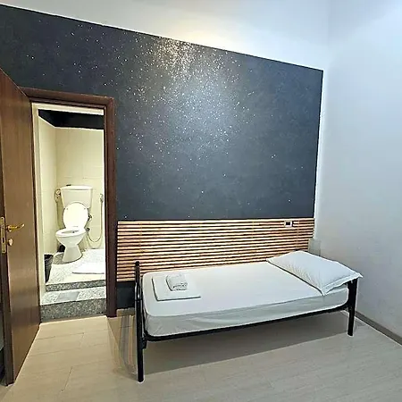 Casa de hóspedes Cialdini 13 2*